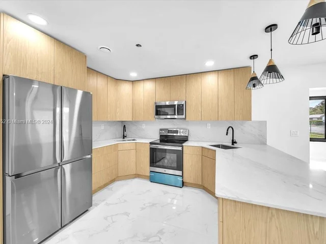 2224 N 35th Ave, Hollywood FL 33021