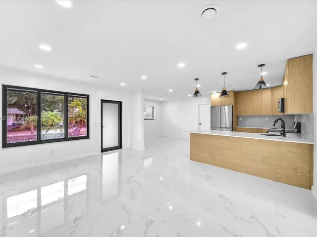 2224 N 35th Ave, Hollywood FL 33021