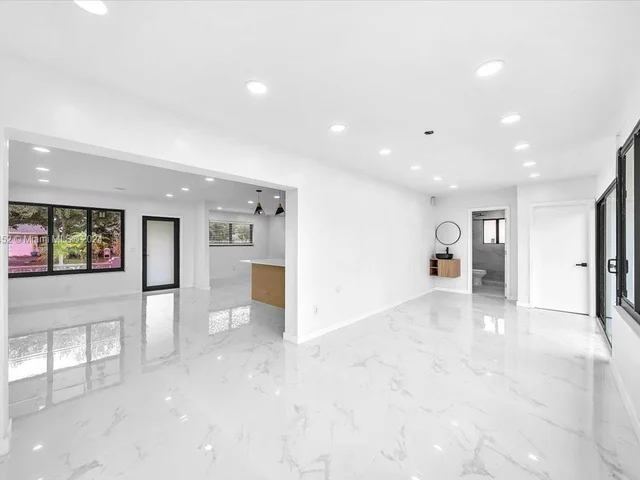 2224 N 35th Ave, Hollywood FL 33021