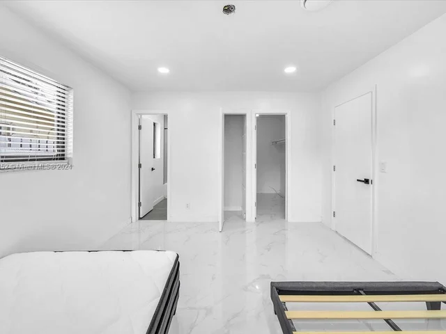 2224 N 35th Ave, Hollywood FL 33021