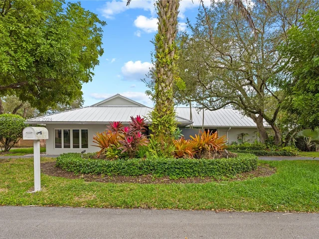 9858 SW 94th Ter, Miami FL 33176