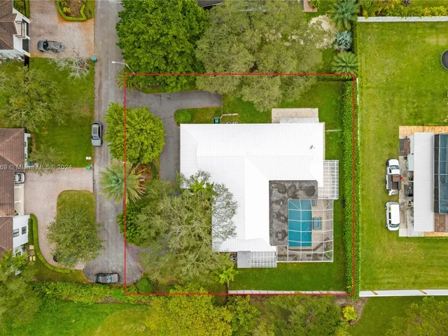 9858 SW 94th Ter, Miami FL 33176