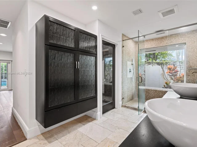 9858 SW 94th Ter, Miami FL 33176