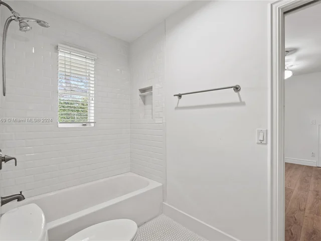 9858 SW 94th Ter, Miami FL 33176