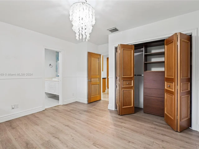 9858 SW 94th Ter, Miami FL 33176