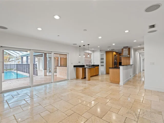 9858 SW 94th Ter, Miami FL 33176