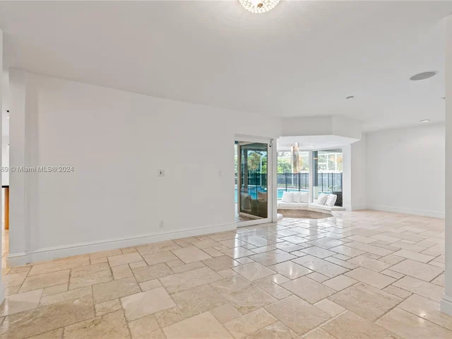 9858 SW 94th Ter, Miami FL 33176