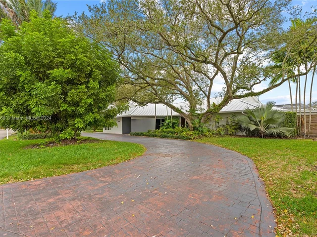 9858 SW 94th Ter, Miami FL 33176