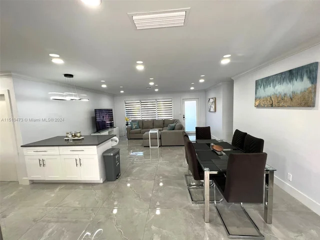 2010 N 31st Ct, Hollywood FL 33021