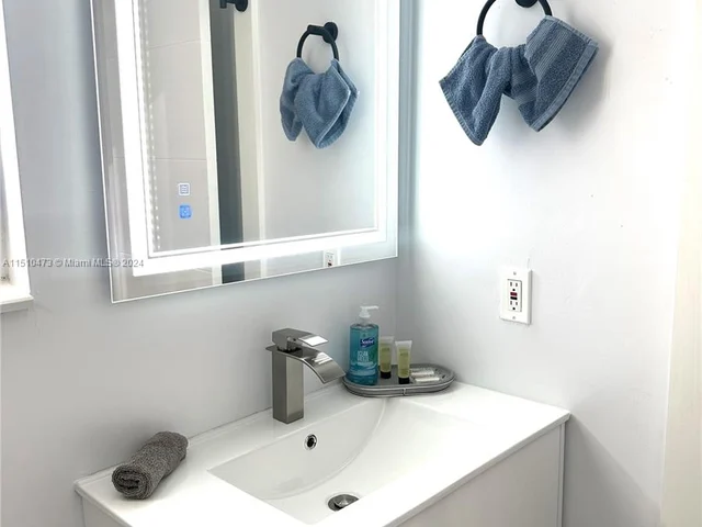 2010 N 31st Ct, Hollywood FL 33021