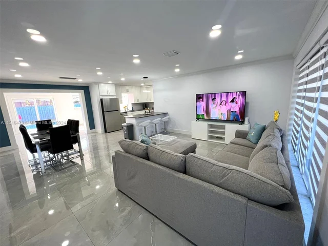 2010 N 31st Ct, Hollywood FL 33021