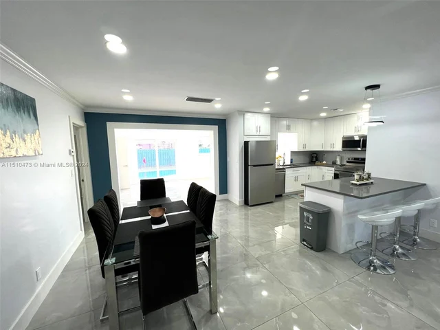 2010 N 31st Ct, Hollywood FL 33021