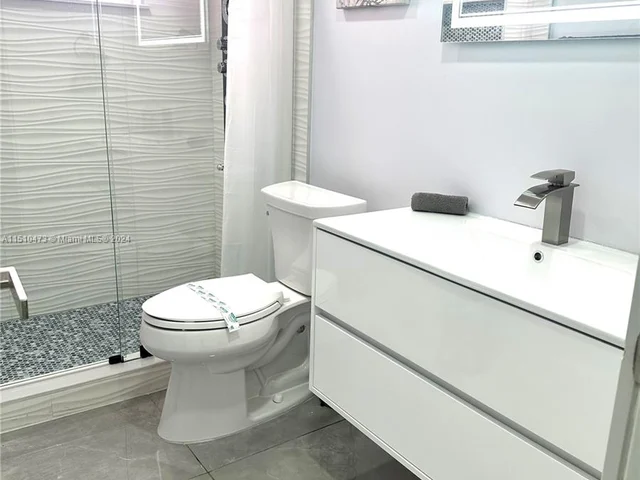 2010 N 31st Ct, Hollywood FL 33021