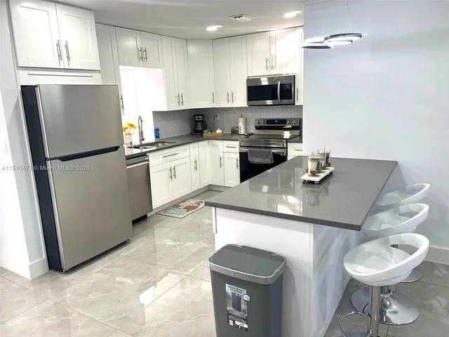 2010 N 31st Ct, Hollywood FL 33021