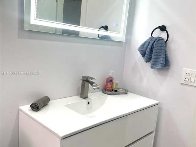 2010 N 31st Ct, Hollywood FL 33021