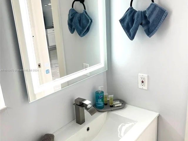 2010 N 31st Ct, Hollywood FL 33021