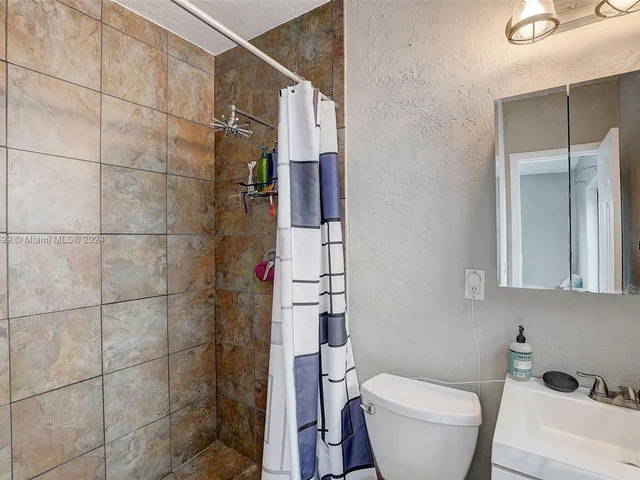 6961 Scott St, Hollywood FL 33024