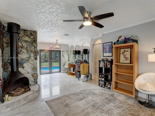 6961 Scott St, Hollywood FL 33024