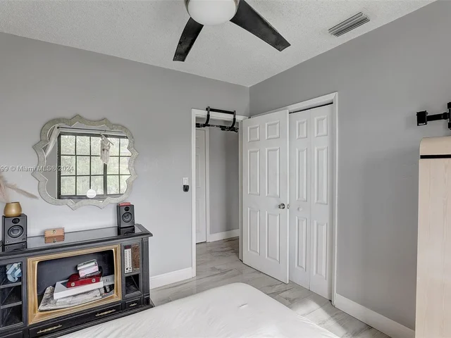 6961 Scott St, Hollywood FL 33024