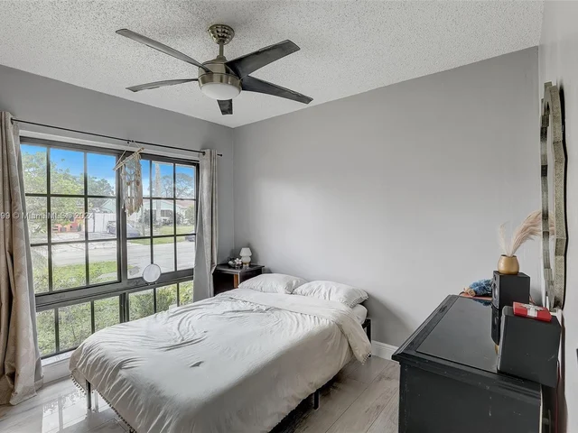 6961 Scott St, Hollywood FL 33024