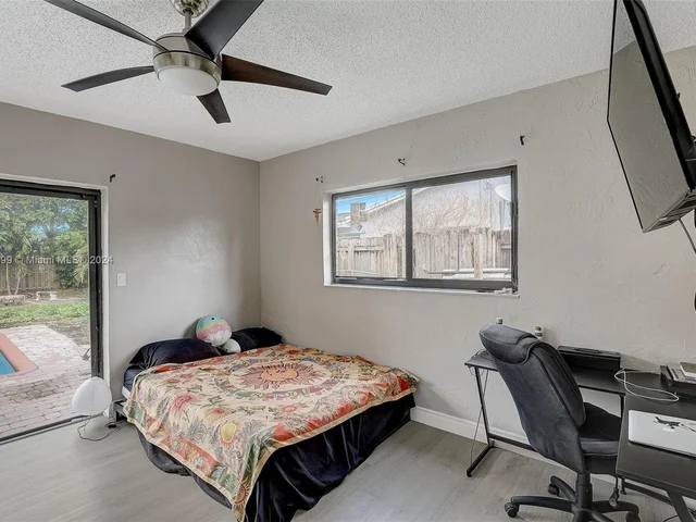 6961 Scott St, Hollywood FL 33024