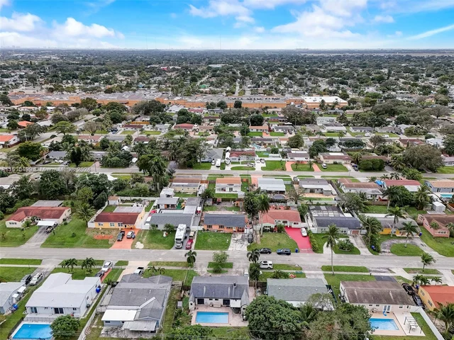 6961 Scott St, Hollywood FL 33024