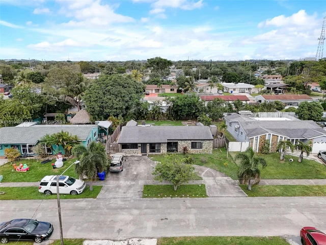 6961 Scott St, Hollywood FL 33024