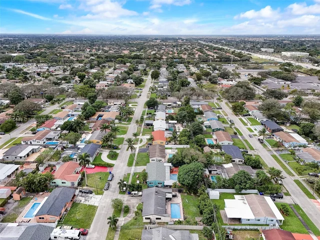 6961 Scott St, Hollywood FL 33024