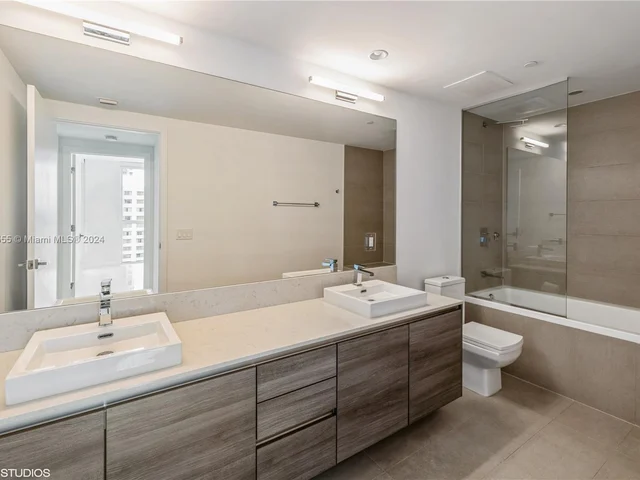 1080 Brickell Ave # 1806, Miami FL 33131