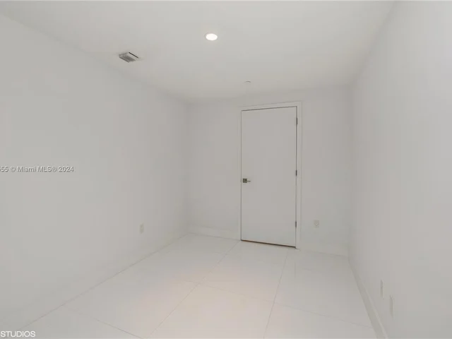 1080 Brickell Ave # 1806, Miami FL 33131