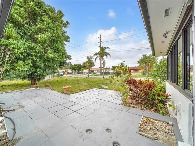 2224 N 35th Ave, Hollywood FL 33021