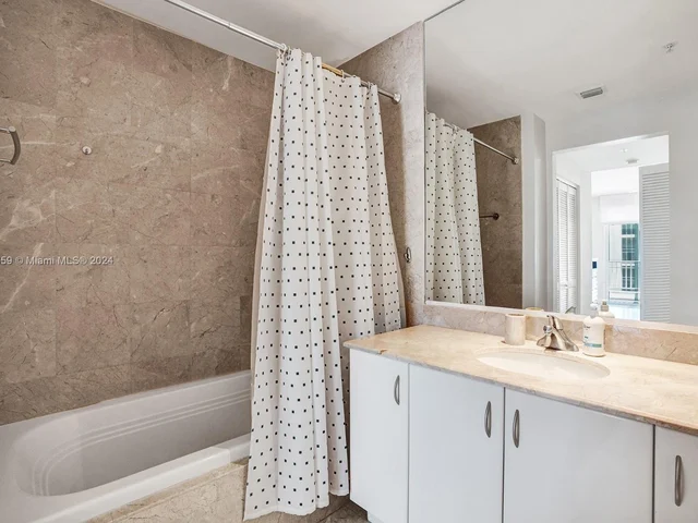 801 Brickell Key Blvd # 1804, Miami FL 33131