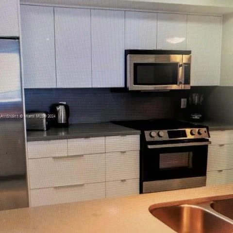 17275 Collins Ave # 1012, Sunny Isles Beach FL 33160