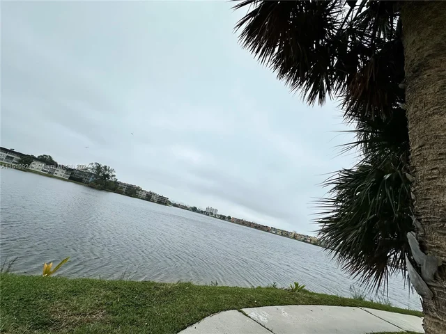 18707 NE 14th Ave # 526, Miami FL 33179