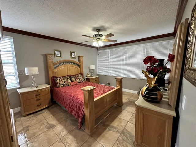 18707 NE 14th Ave # 526, Miami FL 33179