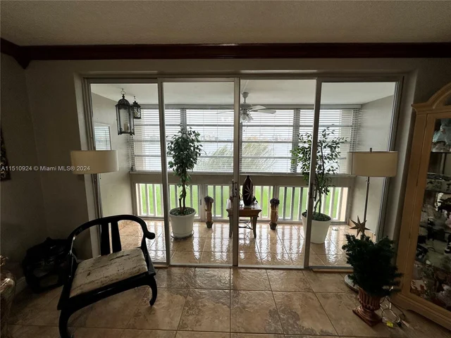 18707 NE 14th Ave # 526, Miami FL 33179