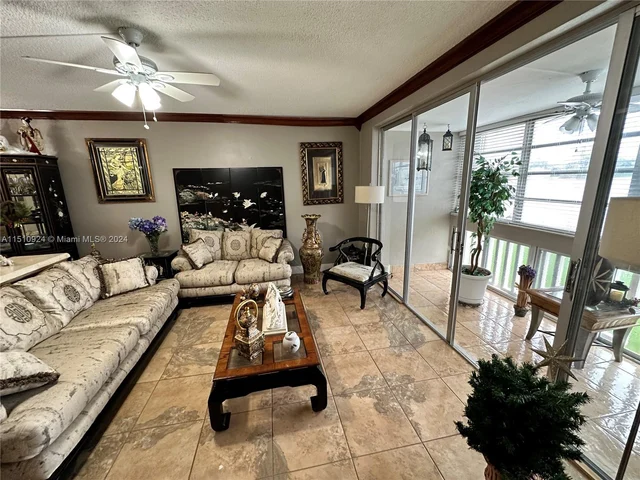 18707 NE 14th Ave # 526, Miami FL 33179