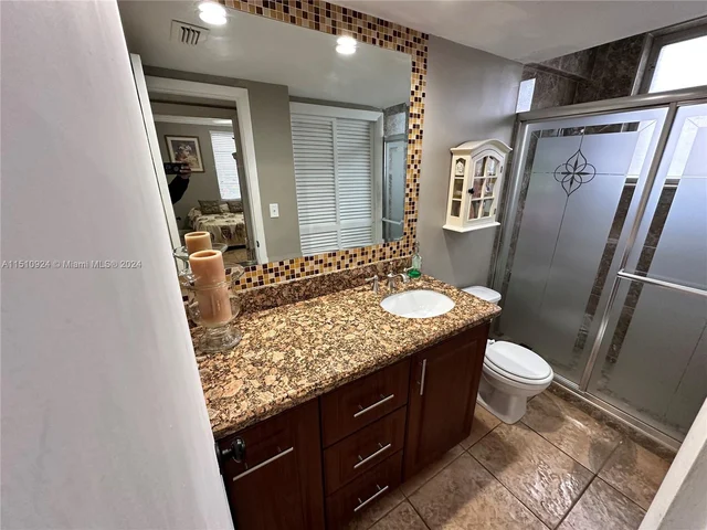 18707 NE 14th Ave # 526, Miami FL 33179