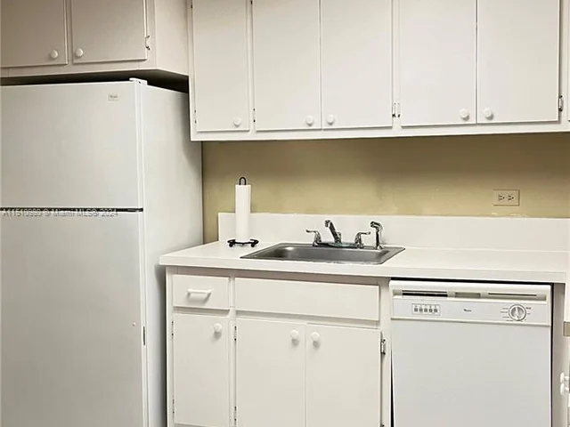 801 Brickell Bay Dr # 862, Miami FL 33131