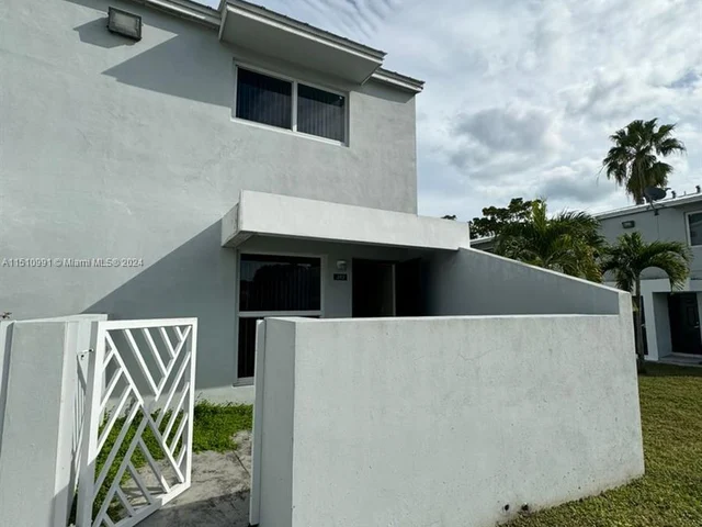 483 NW 19th St # 362, Miami FL 33136