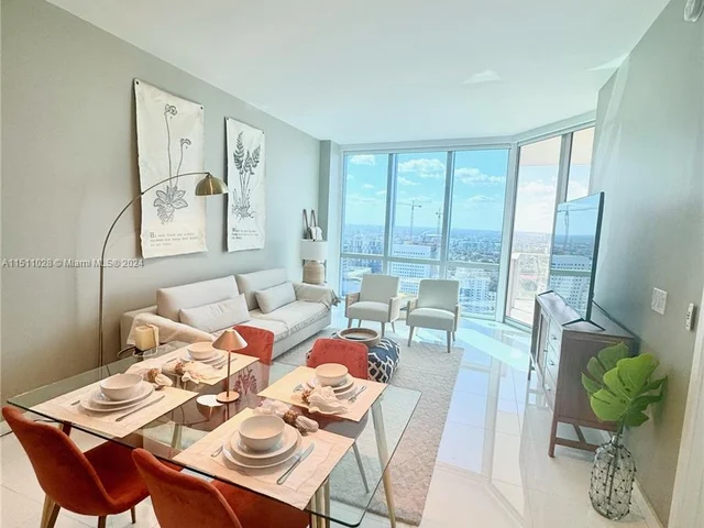 851 NE 1st Ave # 3006, Miami FL 33132