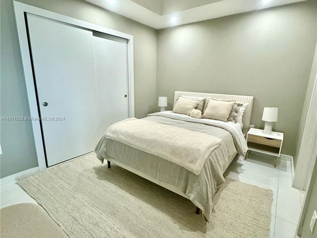 851 NE 1st Ave # 3006, Miami FL 33132