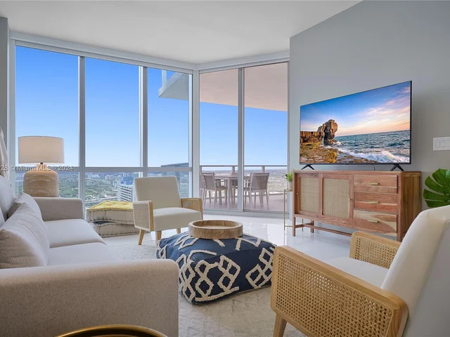 851 NE 1st Ave # 3006, Miami FL 33132