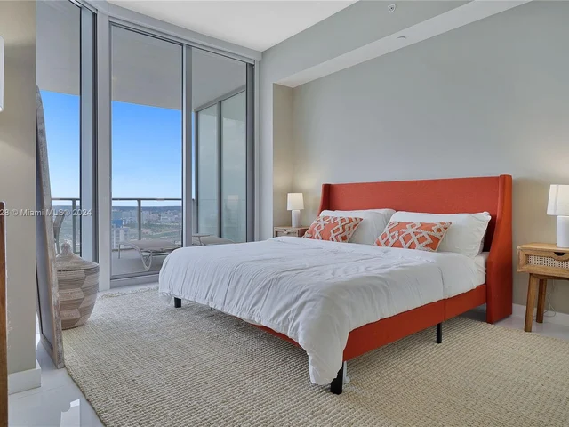 851 NE 1st Ave # 3006, Miami FL 33132