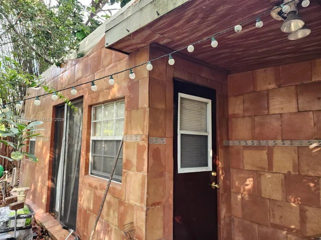 1024 N 24th Ave, Hollywood FL 33020