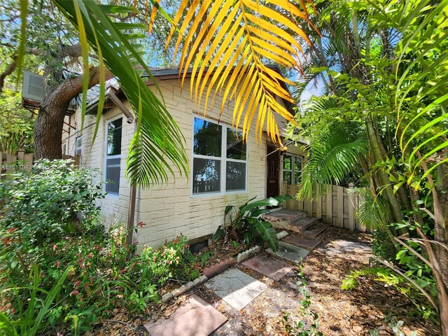 1024 N 24th Ave, Hollywood FL 33020