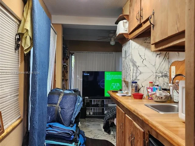 1024 N 24th Ave, Hollywood FL 33020