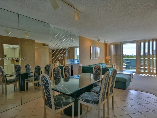 100 Bayview Dr # 424, Sunny Isles Beach FL 33160
