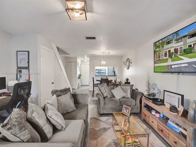 3062 S Oakland Forest Dr # 209, Oakland Park FL 33309