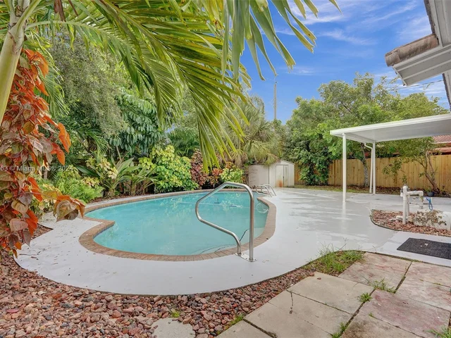 1705 SW 13th Ct, Fort Lauderdale FL 33312